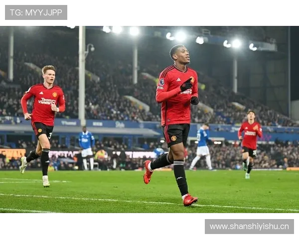 曼联不敌英乙球队，表面崩盘实则问题早已显现，稳定性面临考验